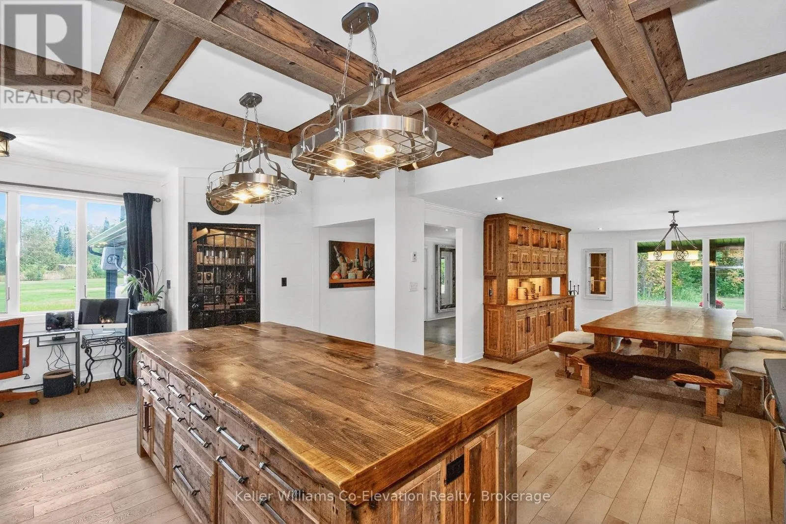 1076 BEAVER LANE