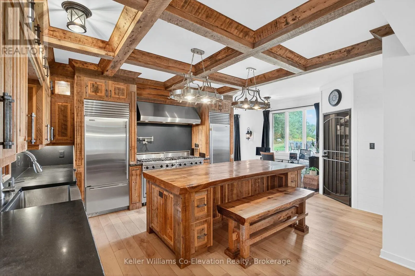 1076 BEAVER LANE