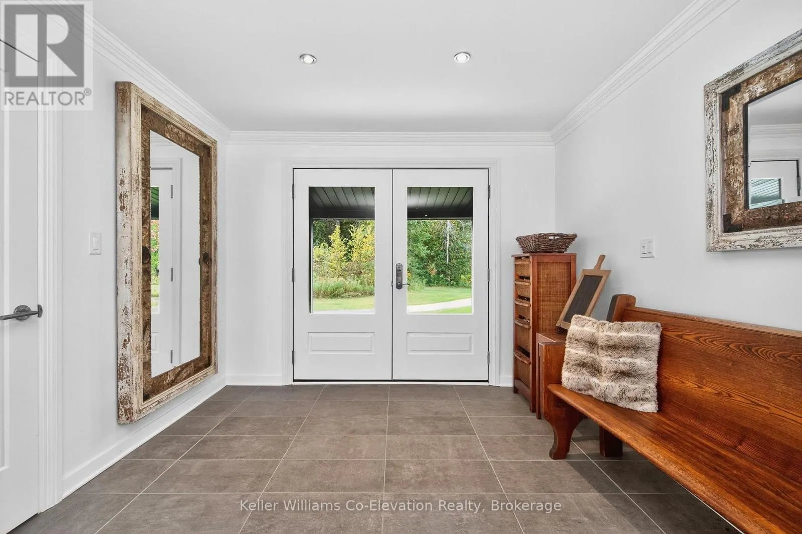 1076 BEAVER LANE