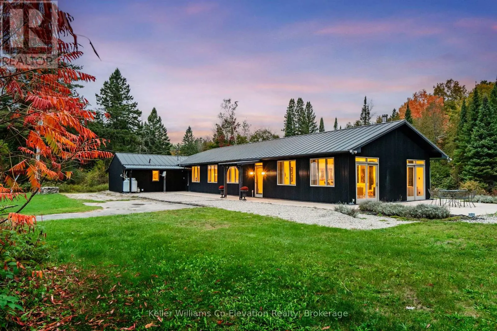 1076 BEAVER LANE