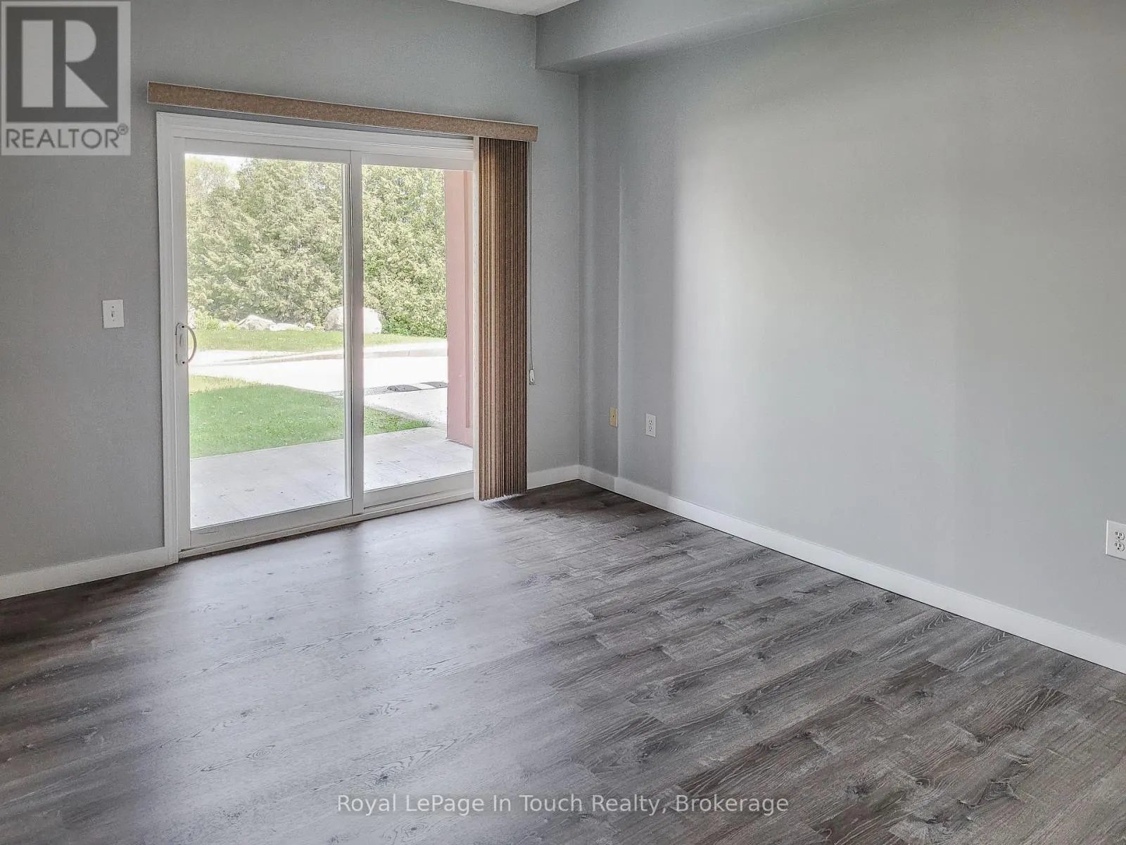 102 - 333 LAFONTAINE ROAD W, #102