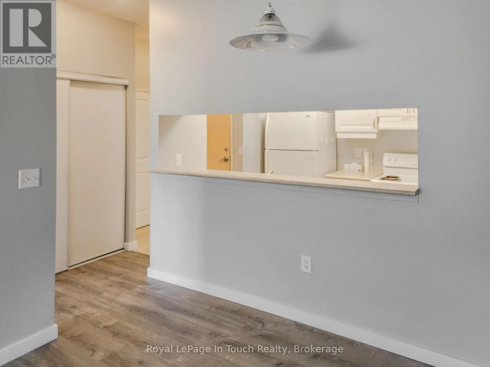 102 - 333 LAFONTAINE ROAD W, #102