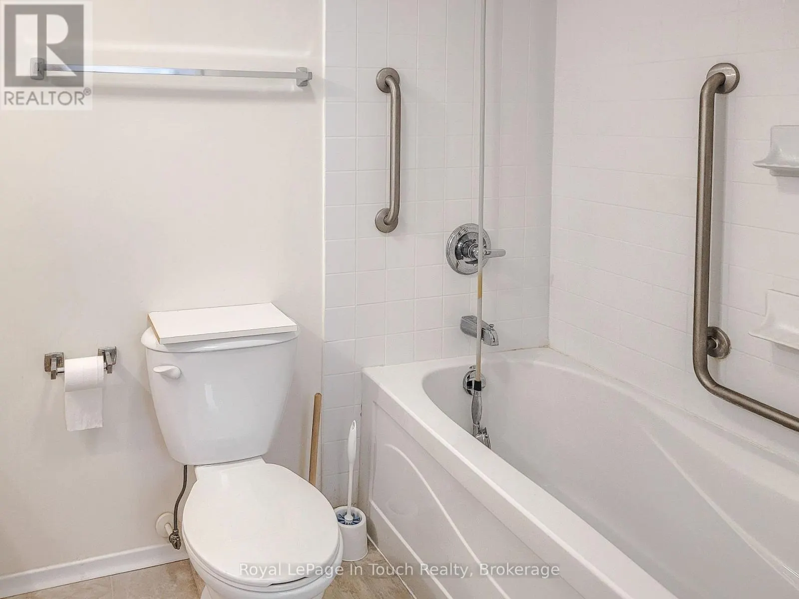 102 - 333 LAFONTAINE ROAD W, #102