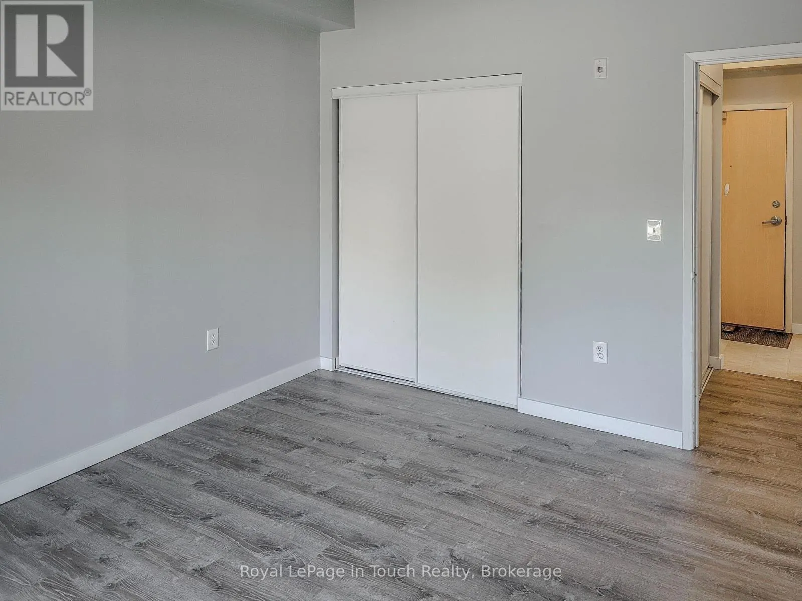 102 - 333 LAFONTAINE ROAD W, #102