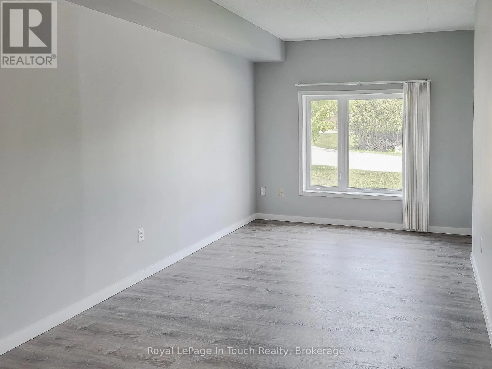 102 - 333 LAFONTAINE ROAD W, #102