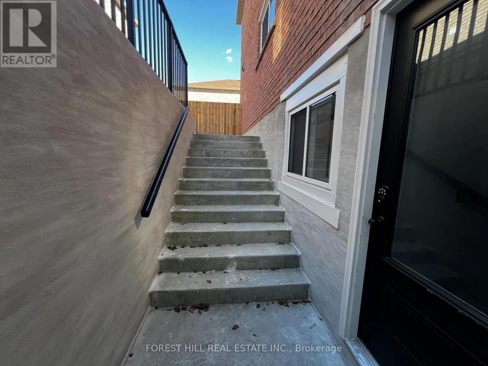 LOWER - 181 JOHNSON STREET