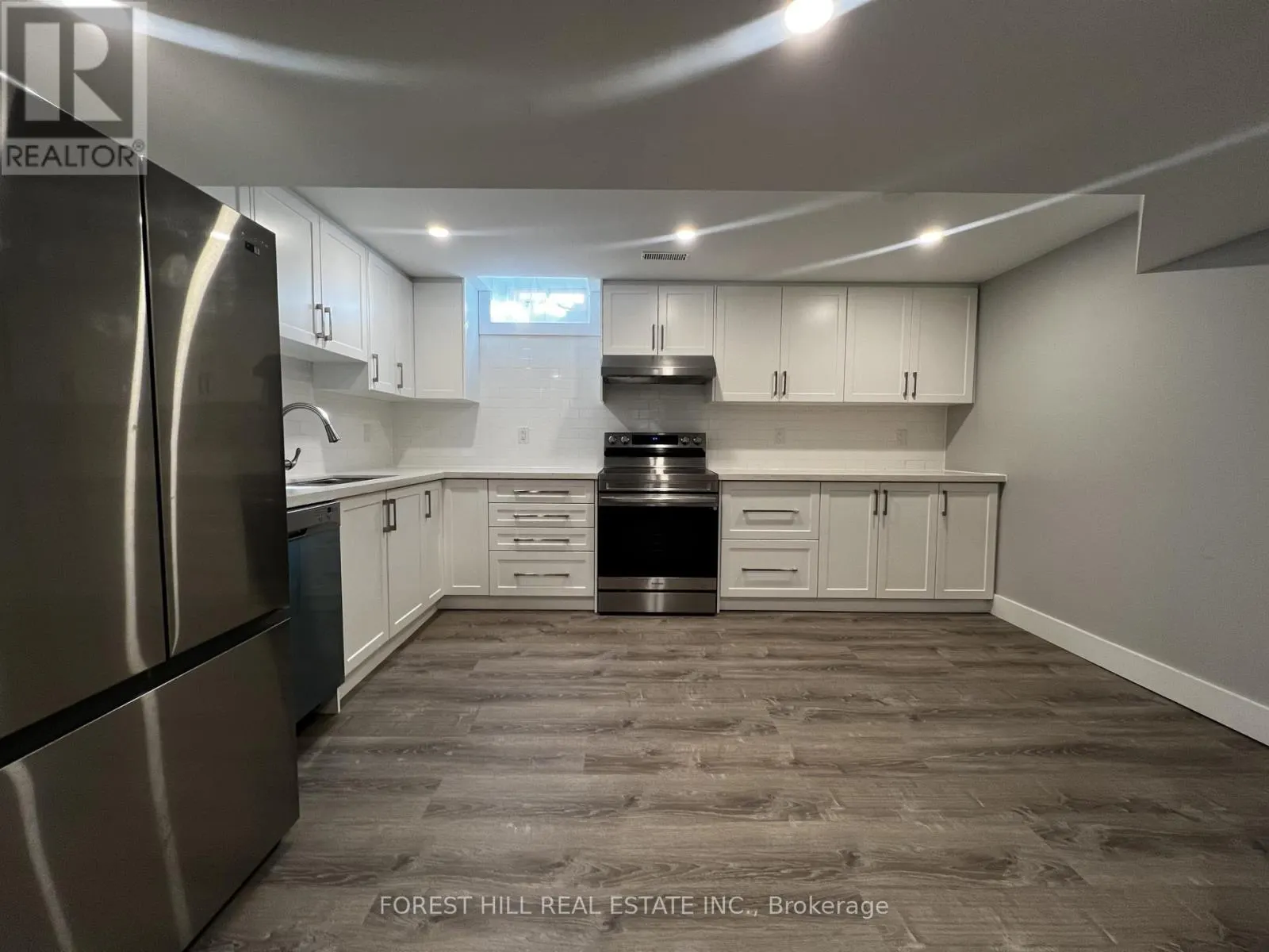 LOWER - 181 JOHNSON STREET