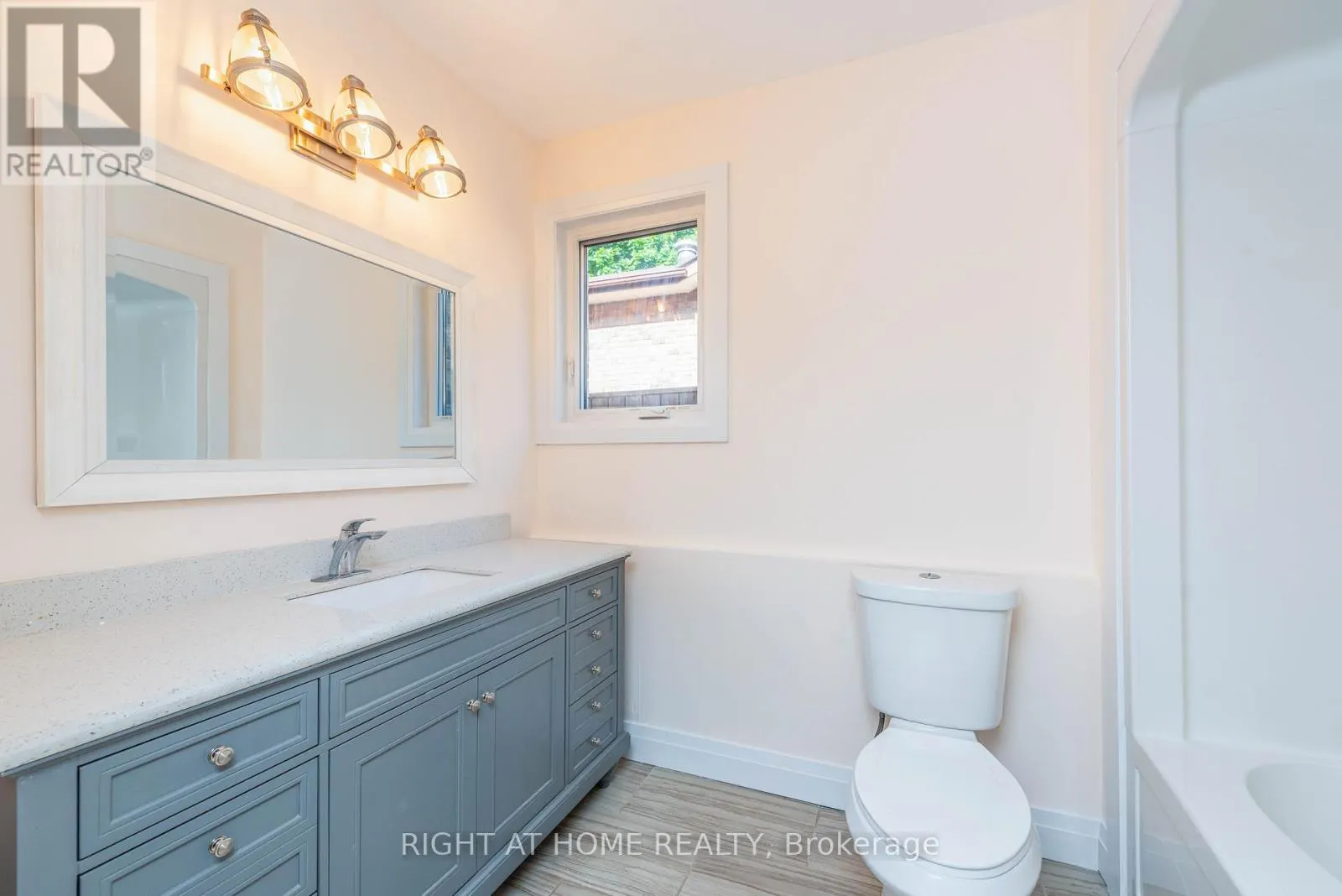 11 OTTAWAY AVENUE