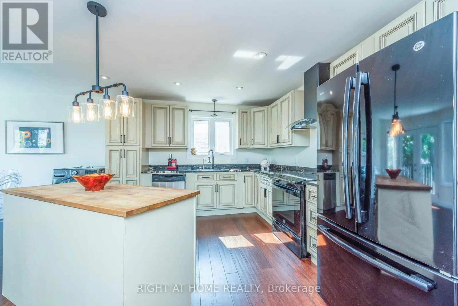 11 OTTAWAY AVENUE