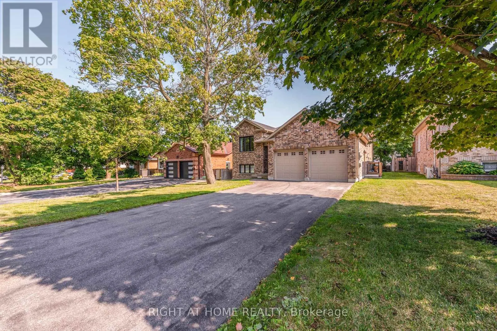 11 OTTAWAY AVENUE
