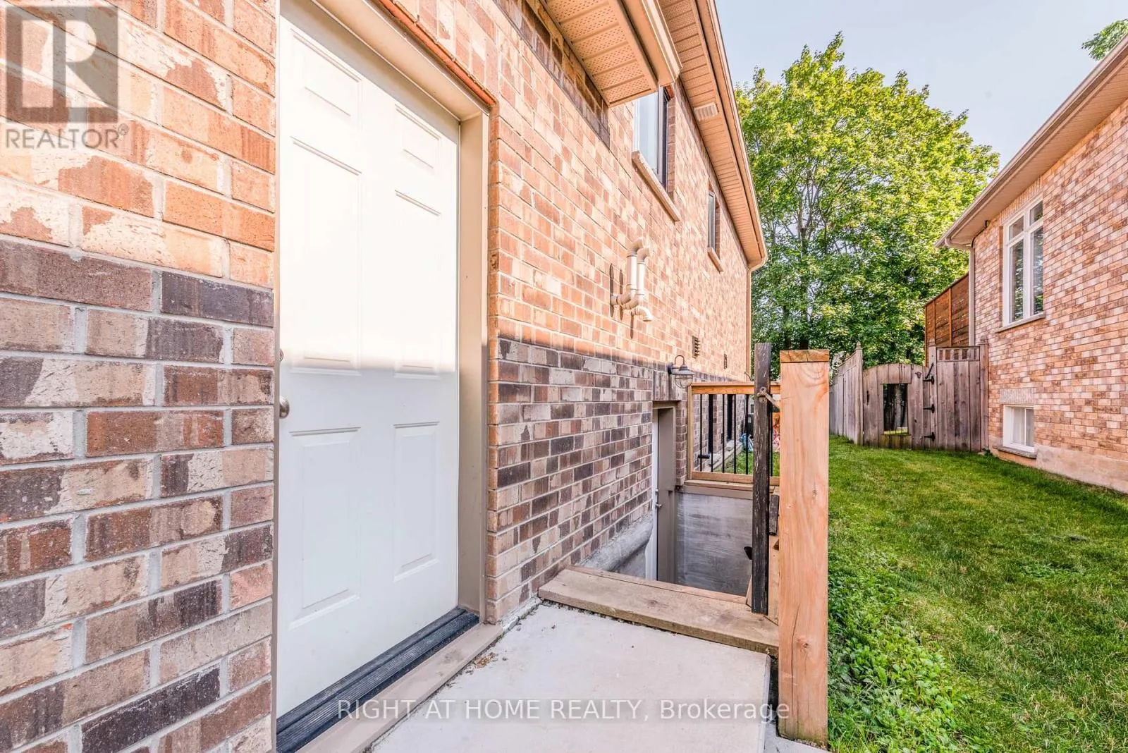 11 OTTAWAY AVENUE