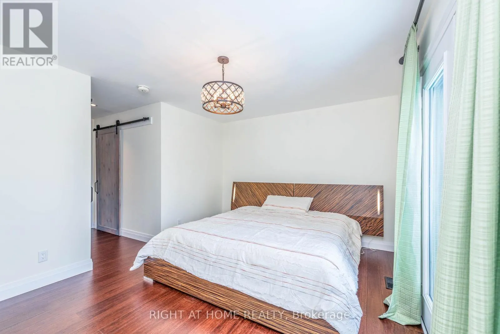 11 OTTAWAY AVENUE