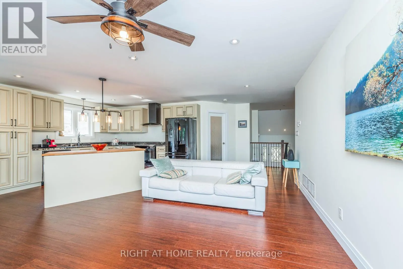 11 OTTAWAY AVENUE