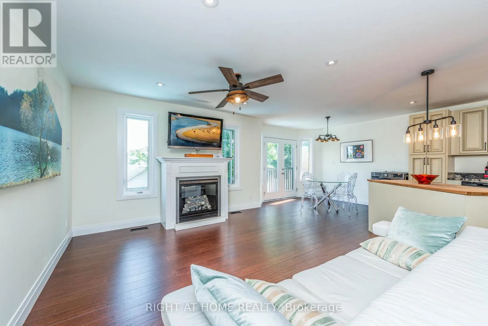 11 OTTAWAY AVENUE