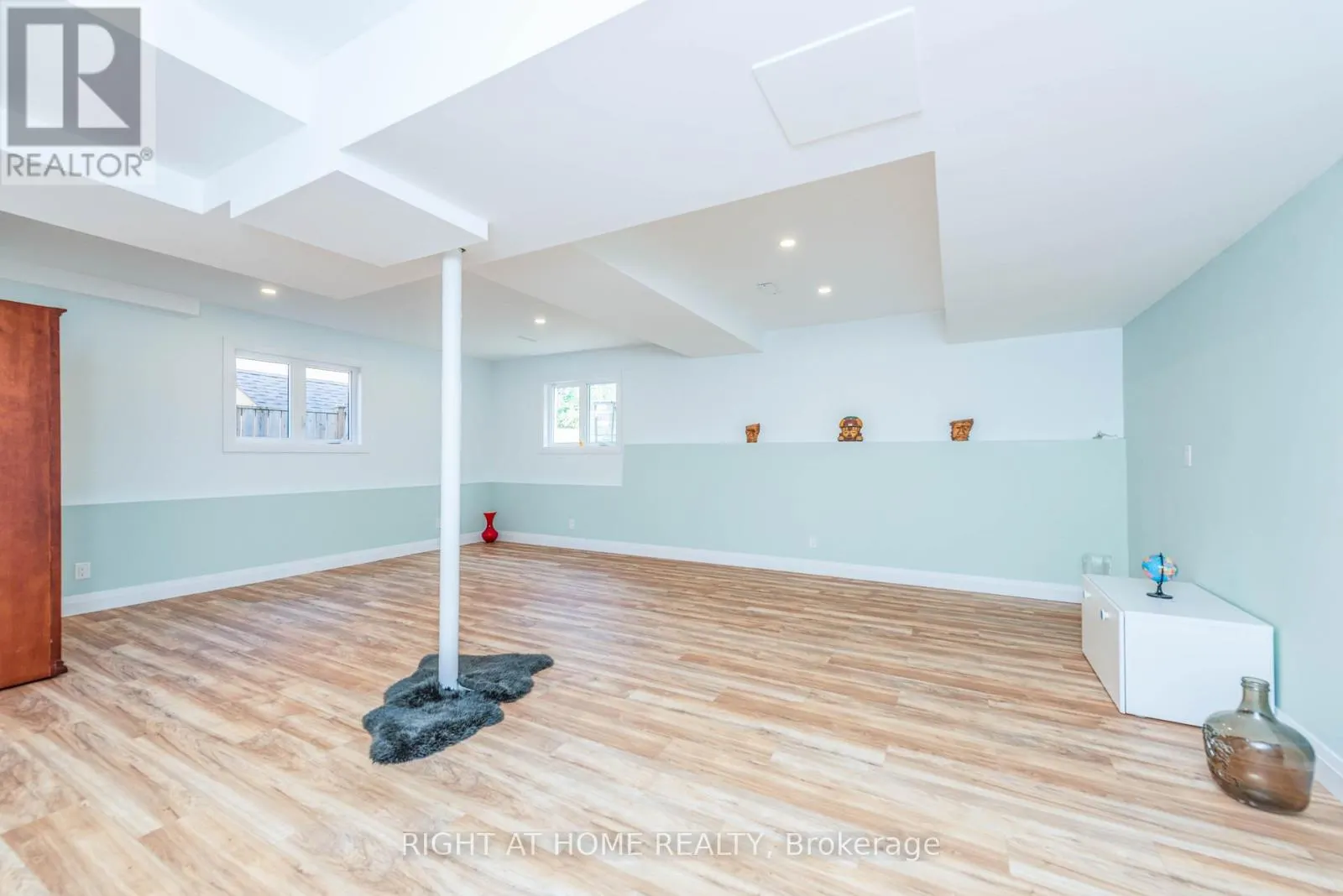 11 OTTAWAY AVENUE
