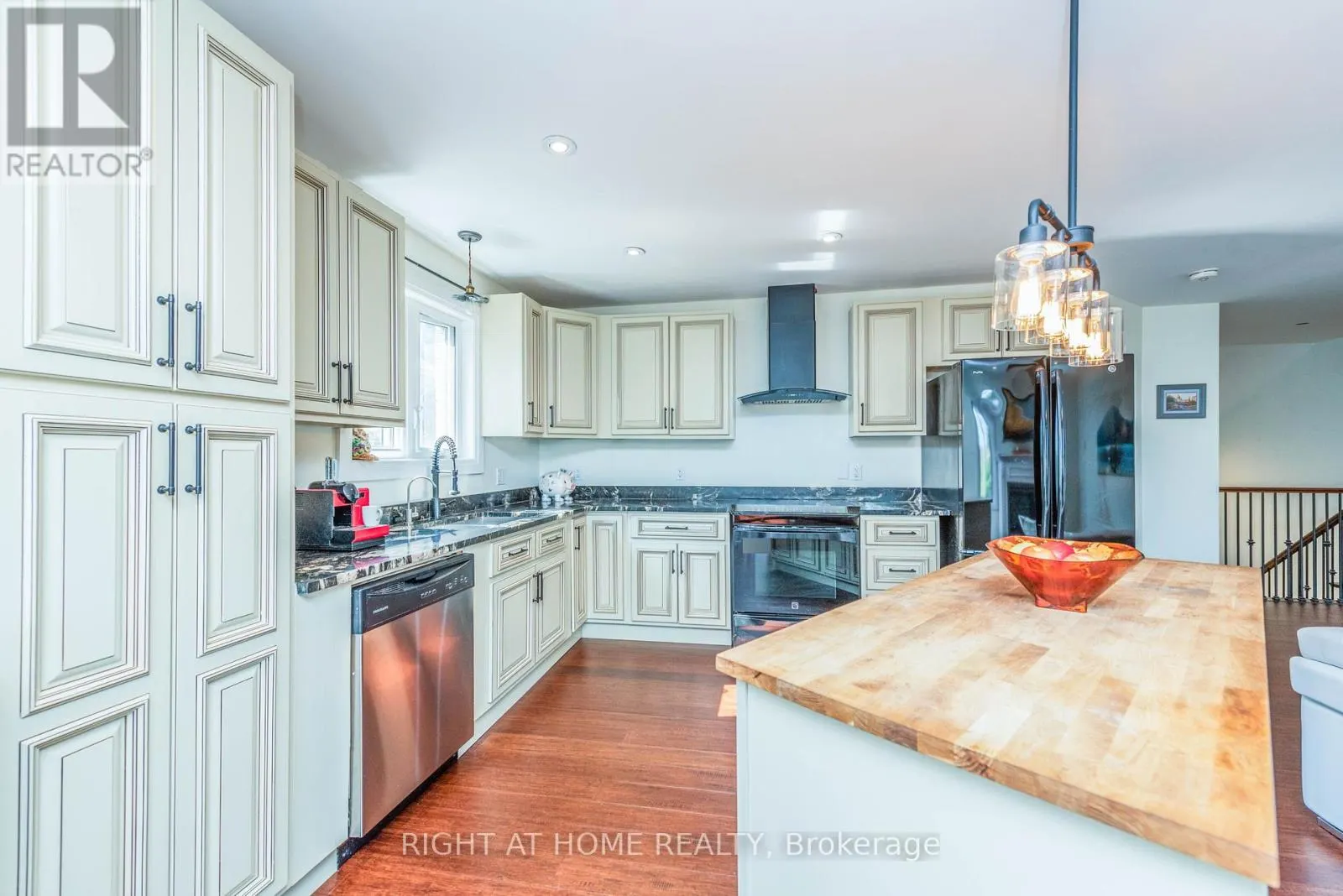 11 OTTAWAY AVENUE