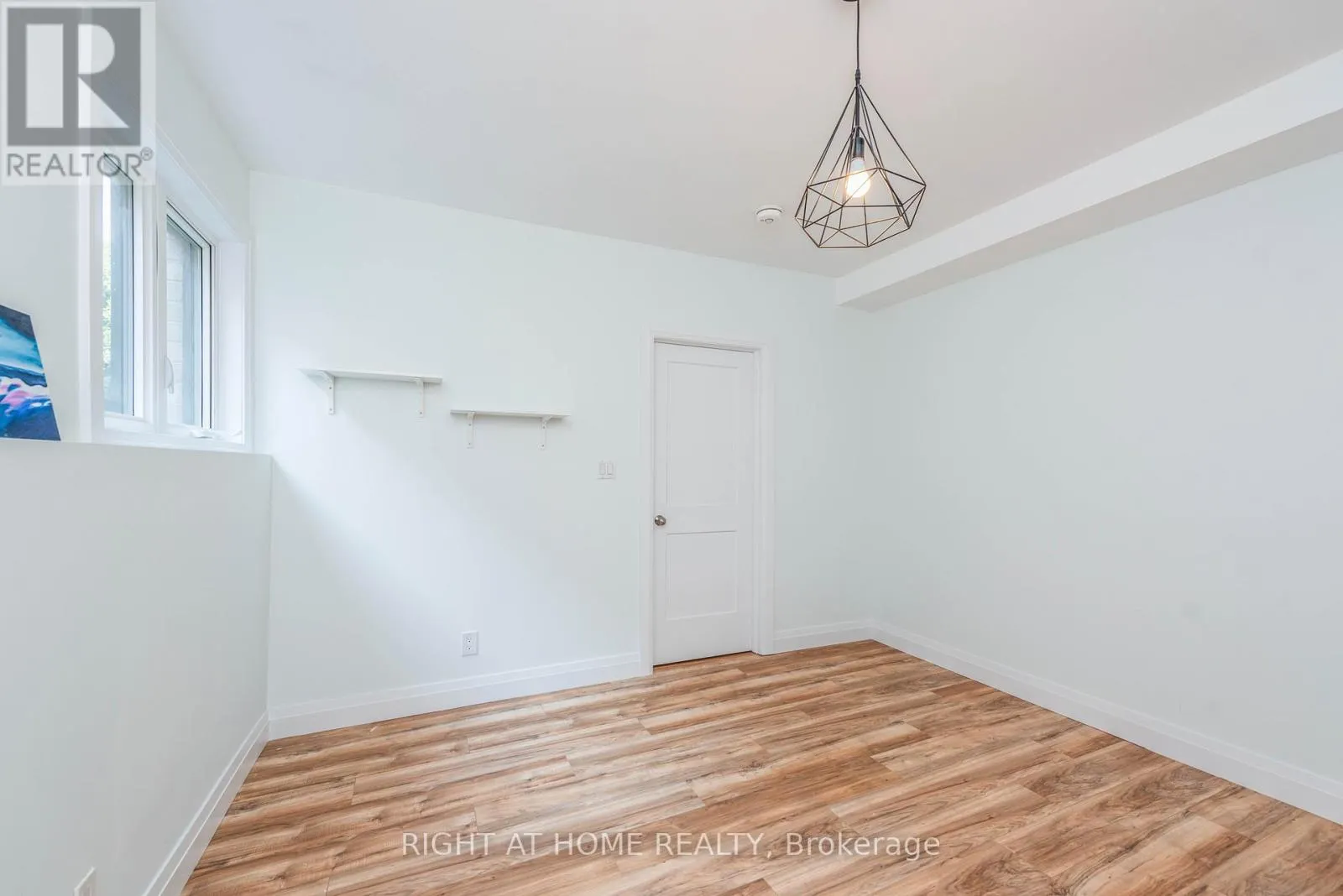 11 OTTAWAY AVENUE