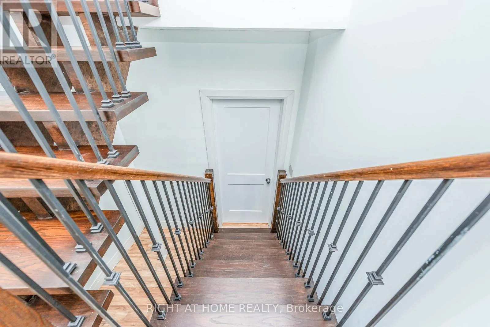 11 OTTAWAY AVENUE