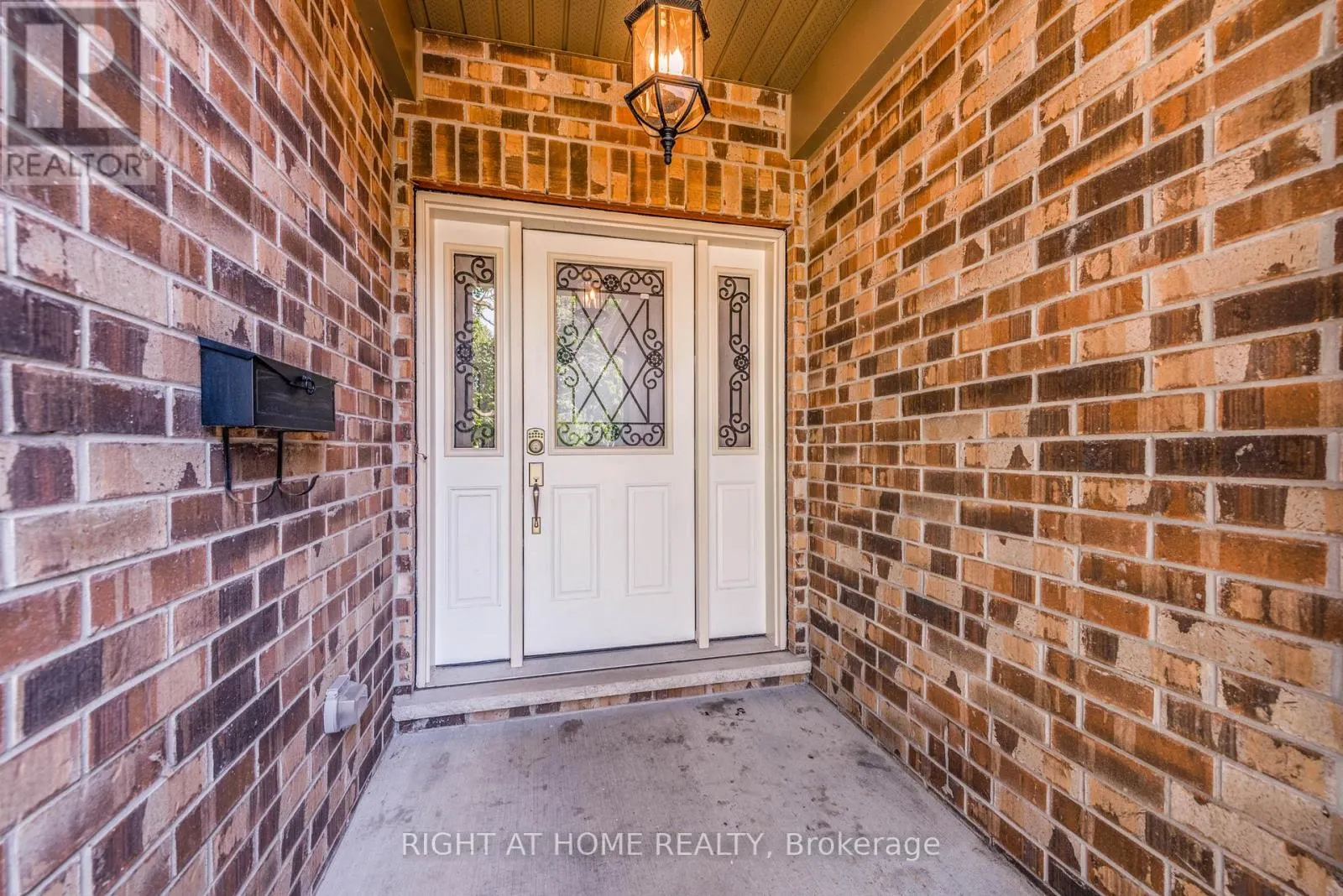 11 OTTAWAY AVENUE