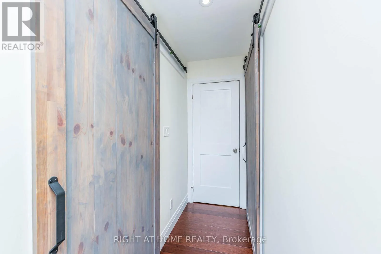 11 OTTAWAY AVENUE