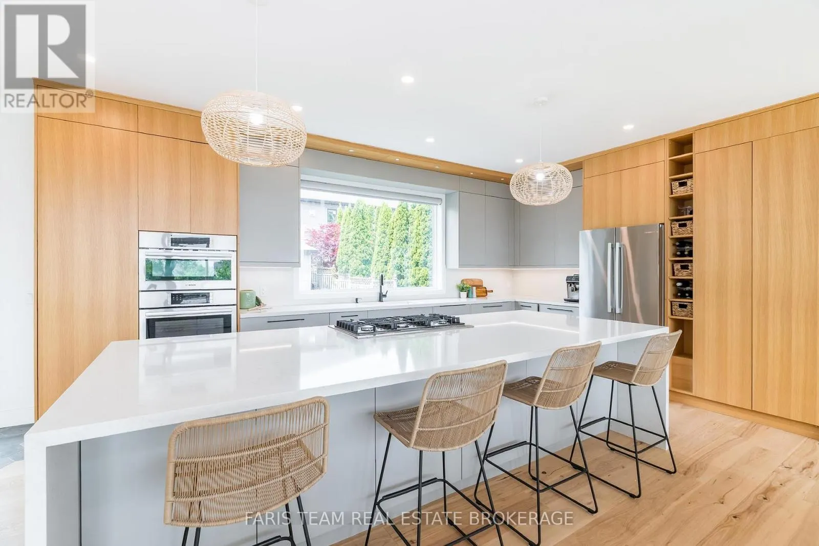 202 KEMPENFELT DRIVE
