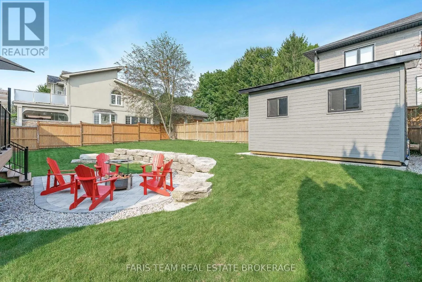 202 KEMPENFELT DRIVE