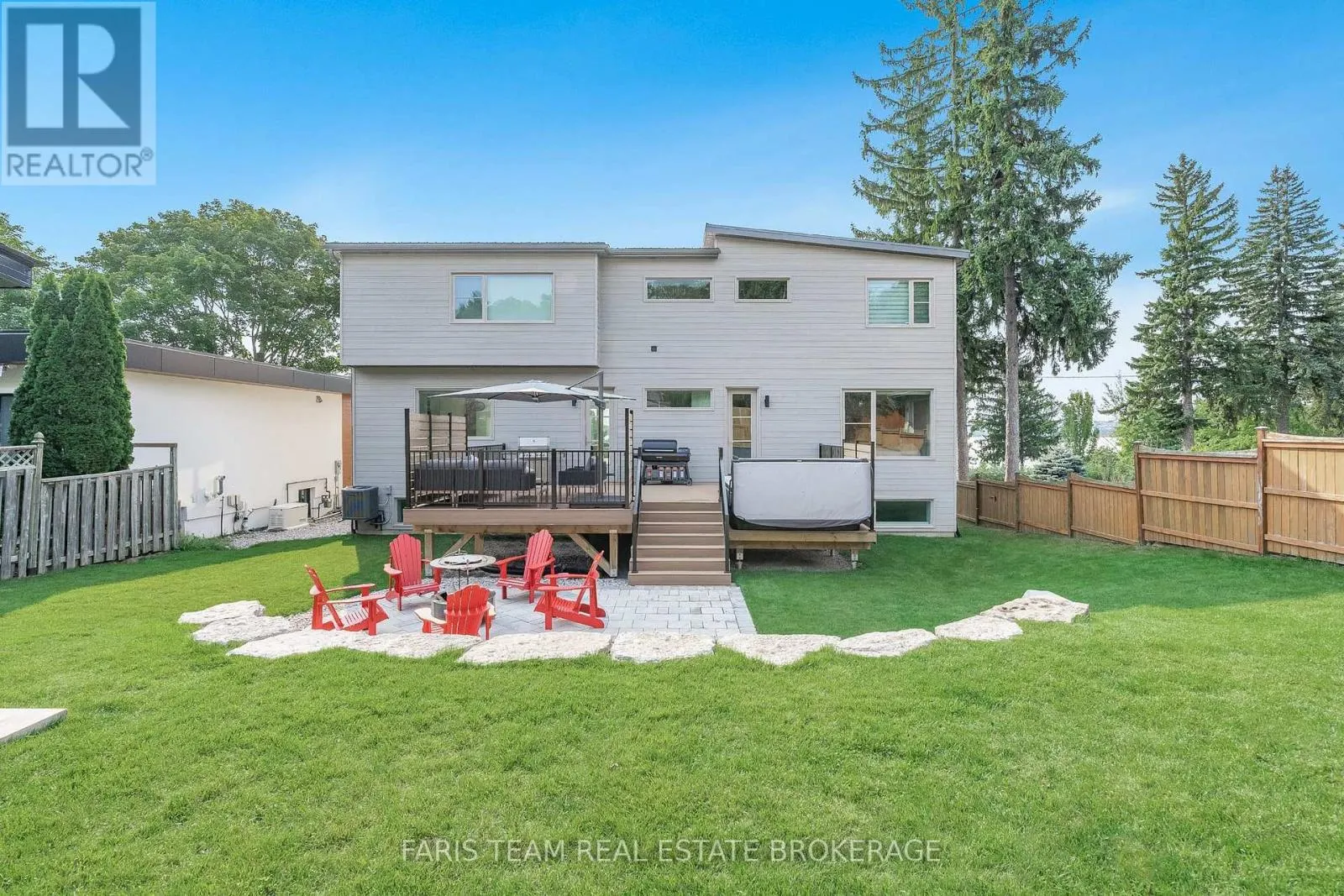 202 KEMPENFELT DRIVE