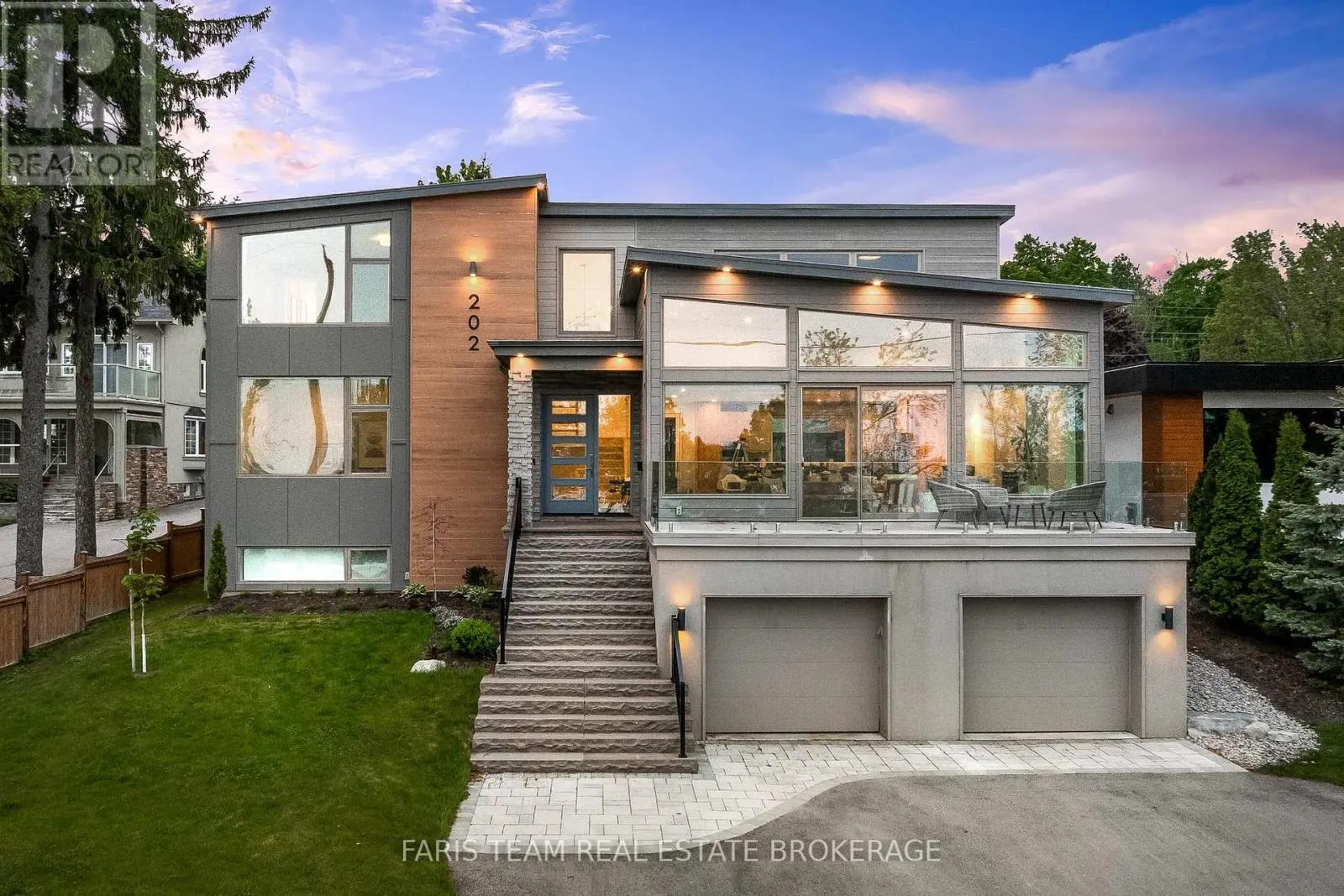 202 KEMPENFELT DRIVE
