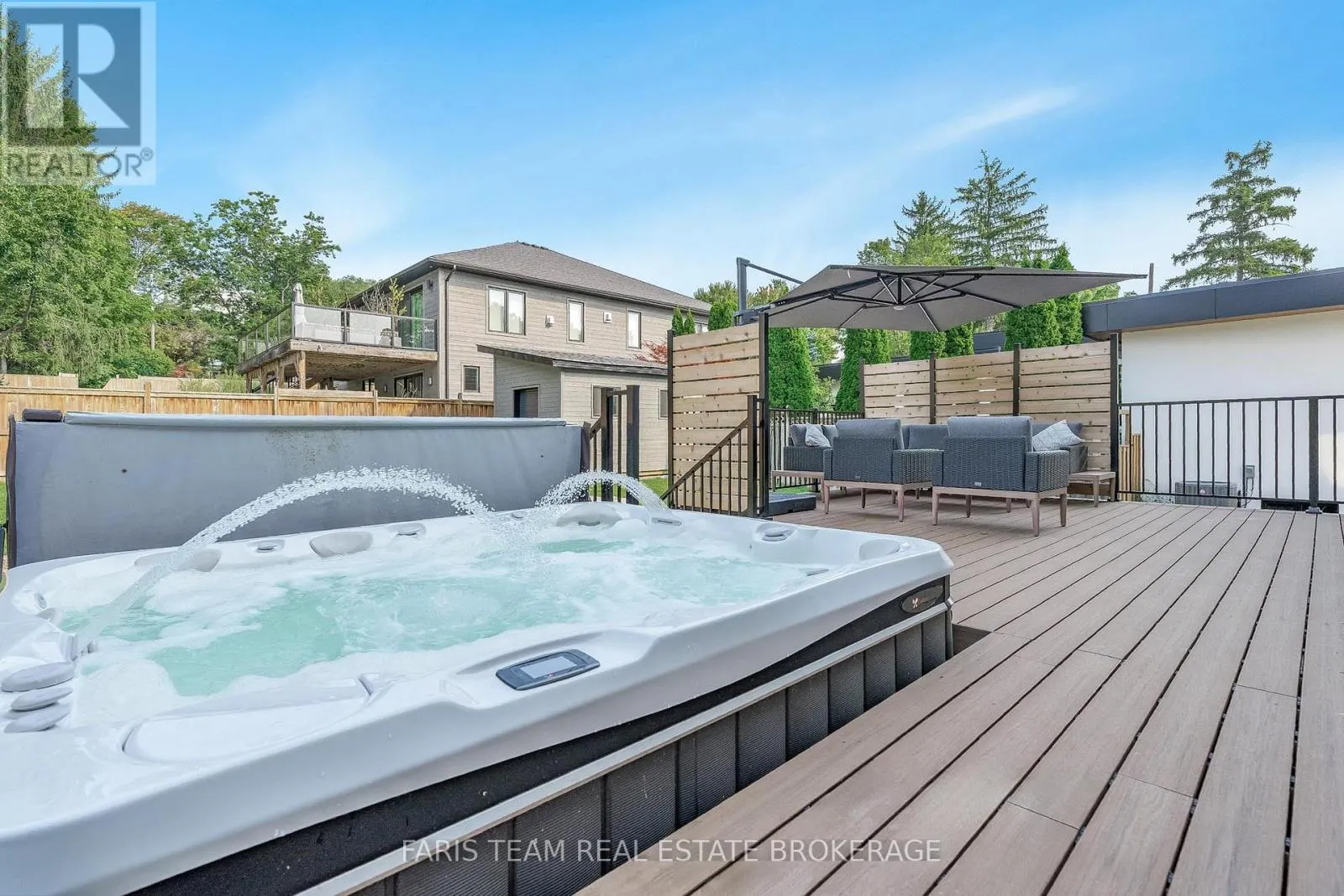 202 KEMPENFELT DRIVE