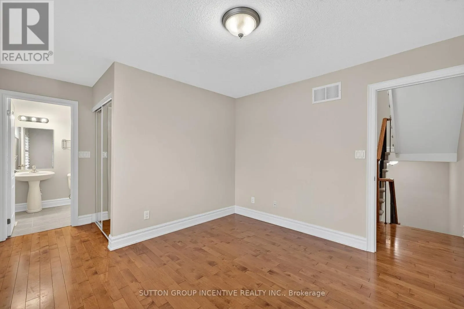 23 WHITE OAKS ROAD
