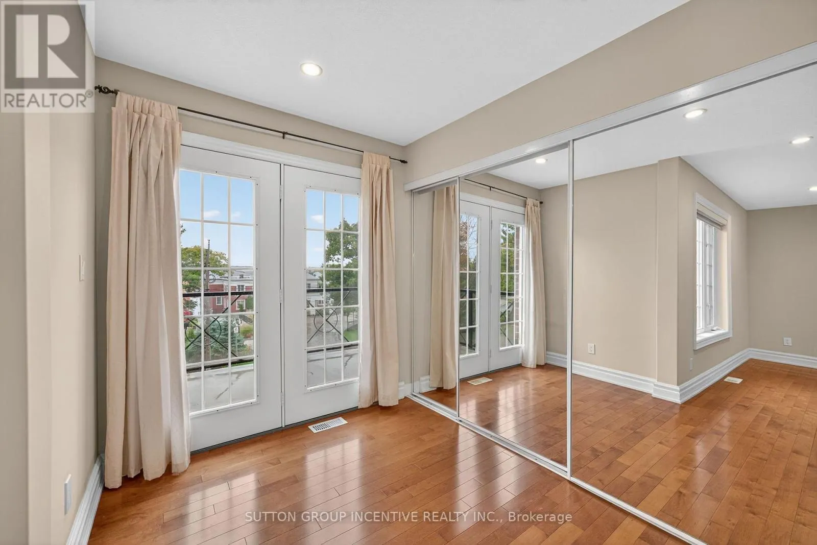 23 WHITE OAKS ROAD