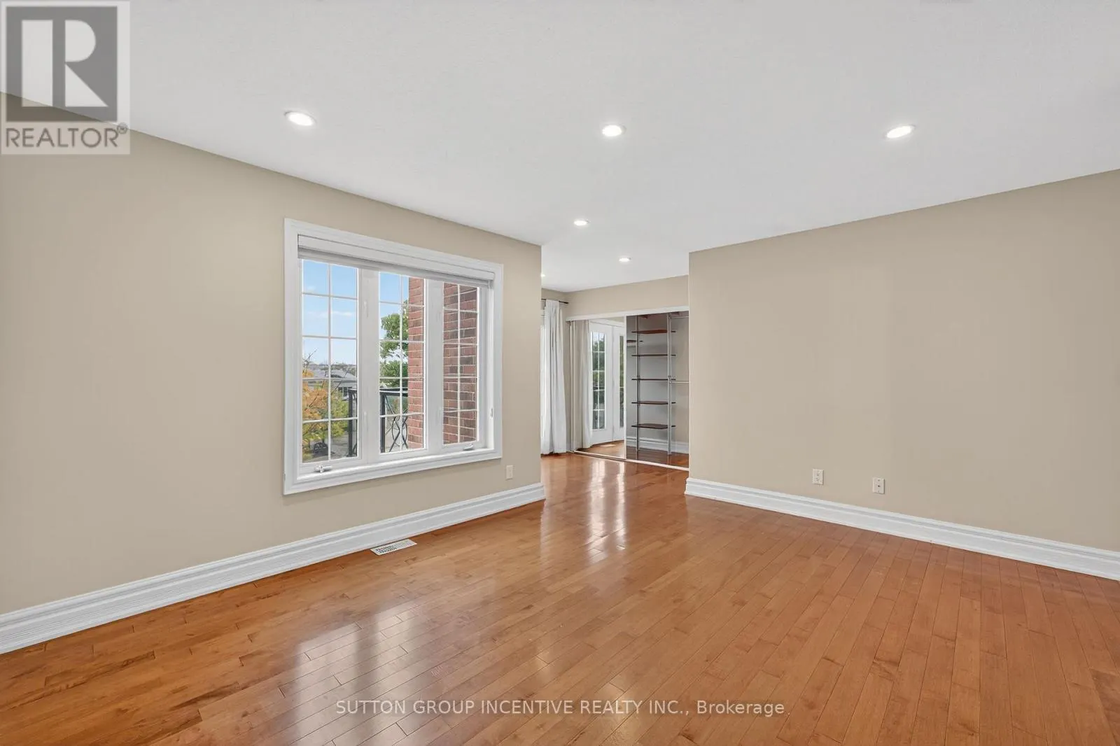 23 WHITE OAKS ROAD