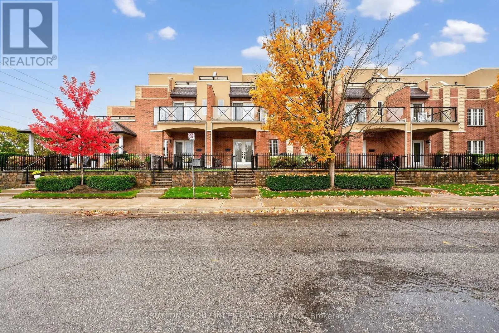 23 WHITE OAKS ROAD