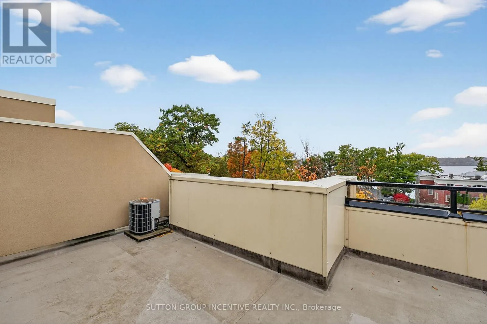 23 WHITE OAKS ROAD