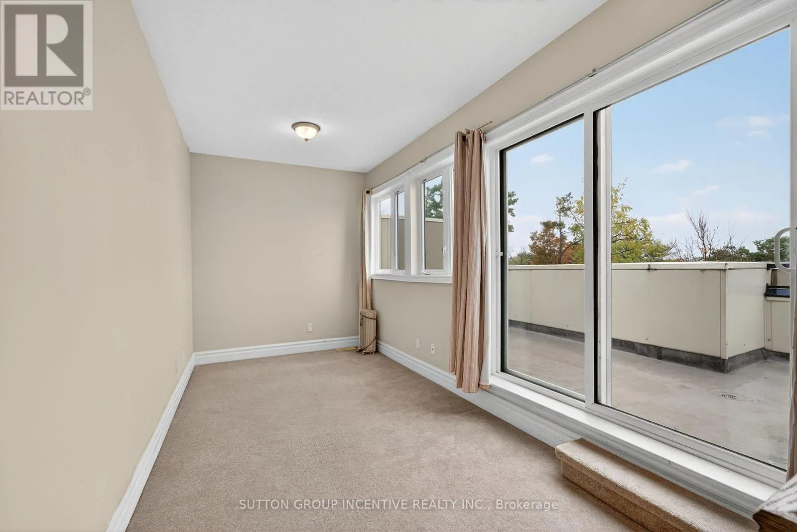 23 WHITE OAKS ROAD