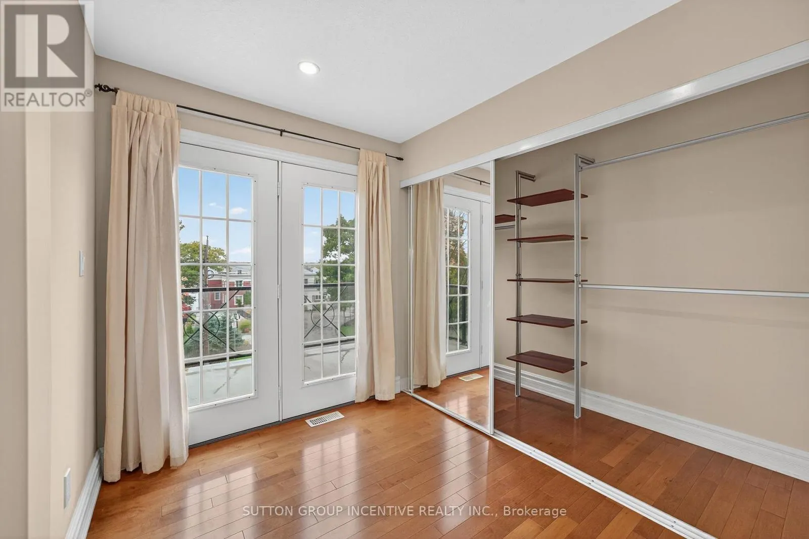 23 WHITE OAKS ROAD