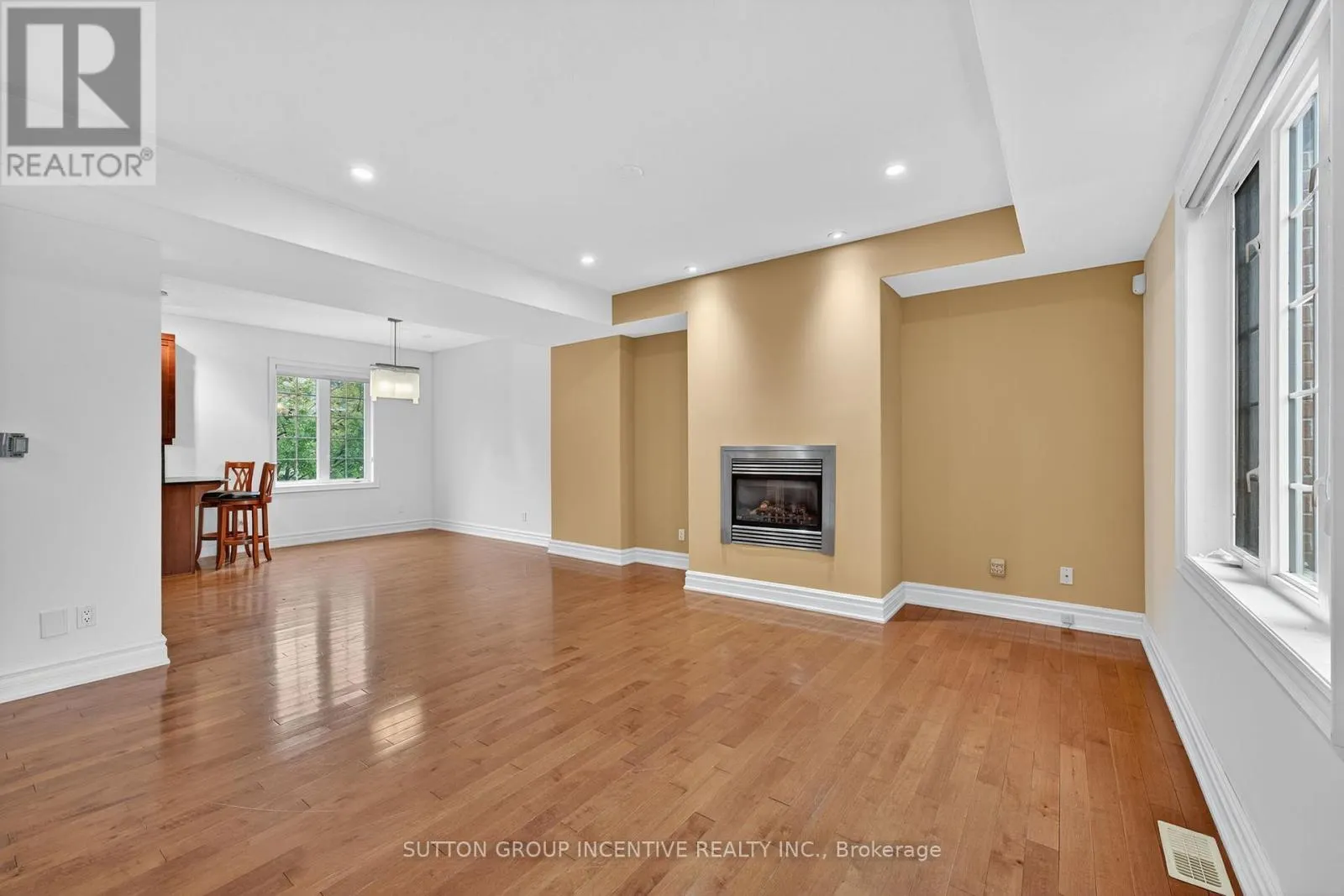 23 WHITE OAKS ROAD