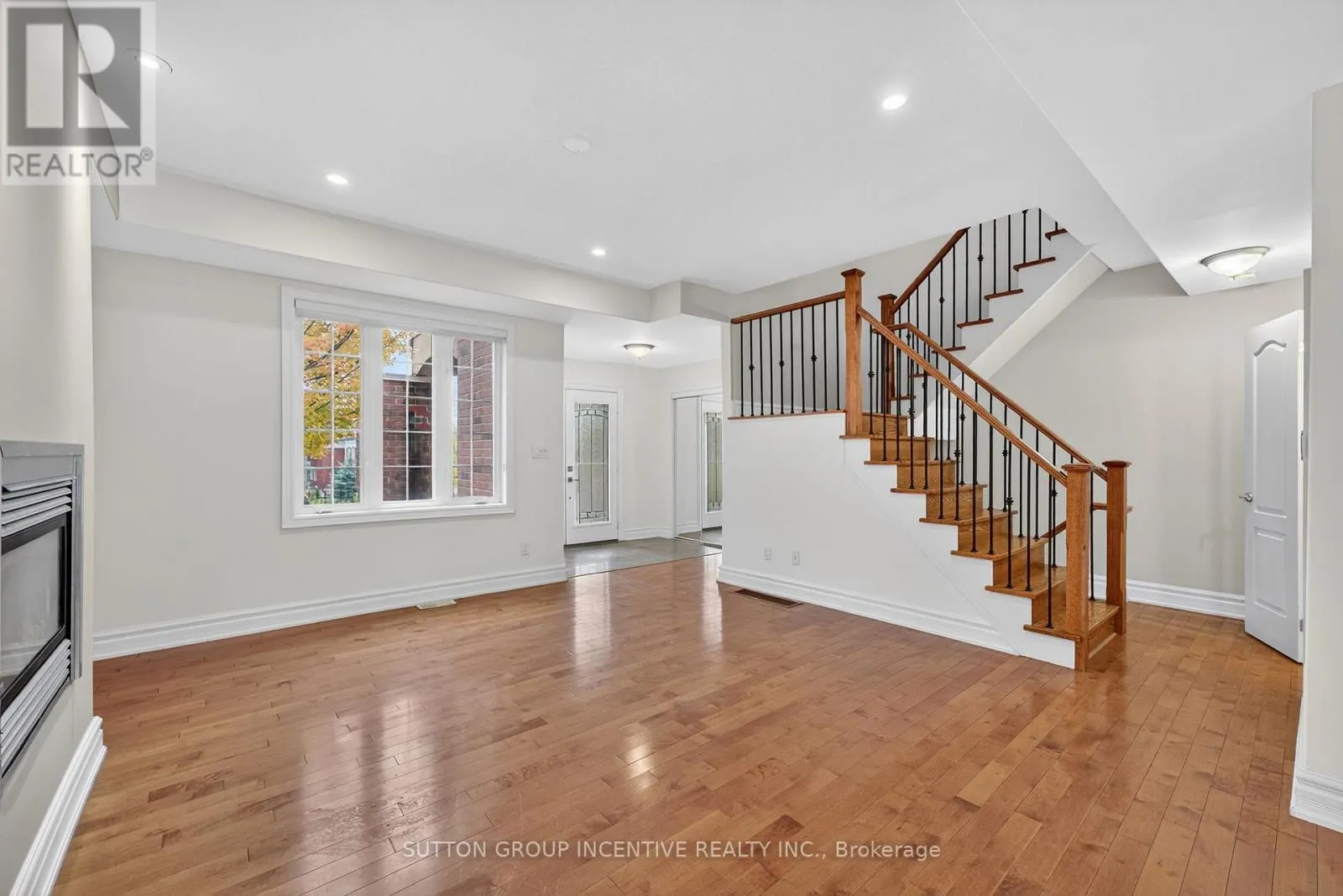 23 WHITE OAKS ROAD