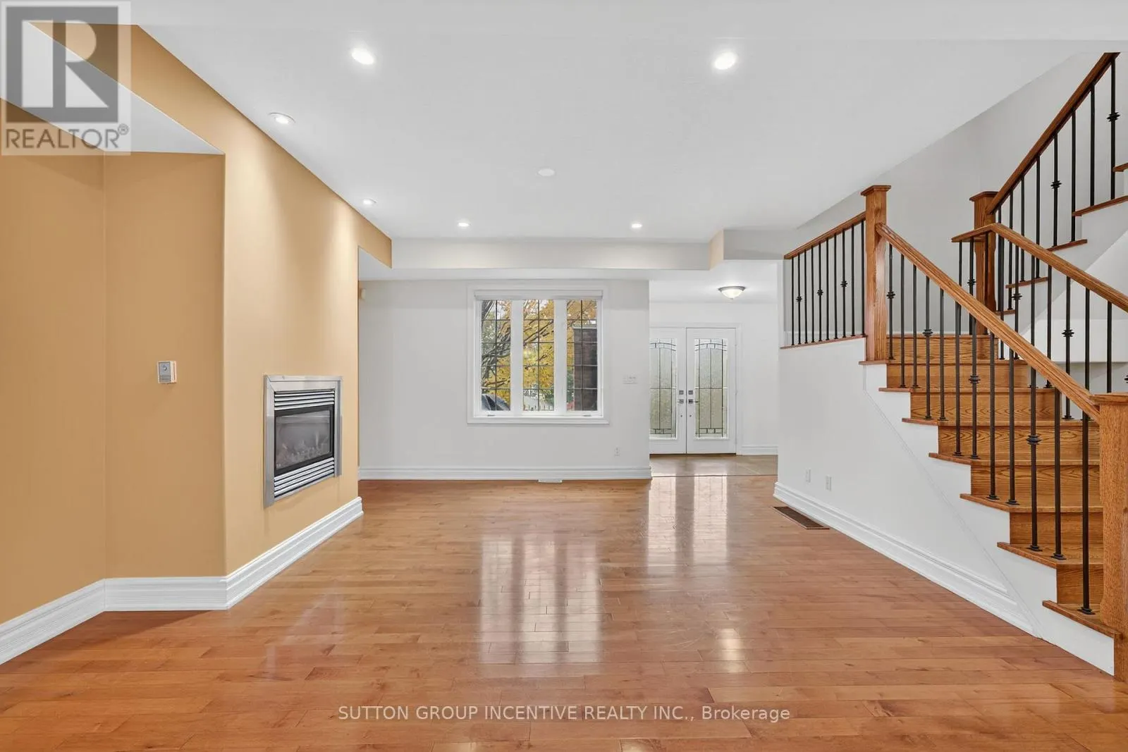 23 WHITE OAKS ROAD