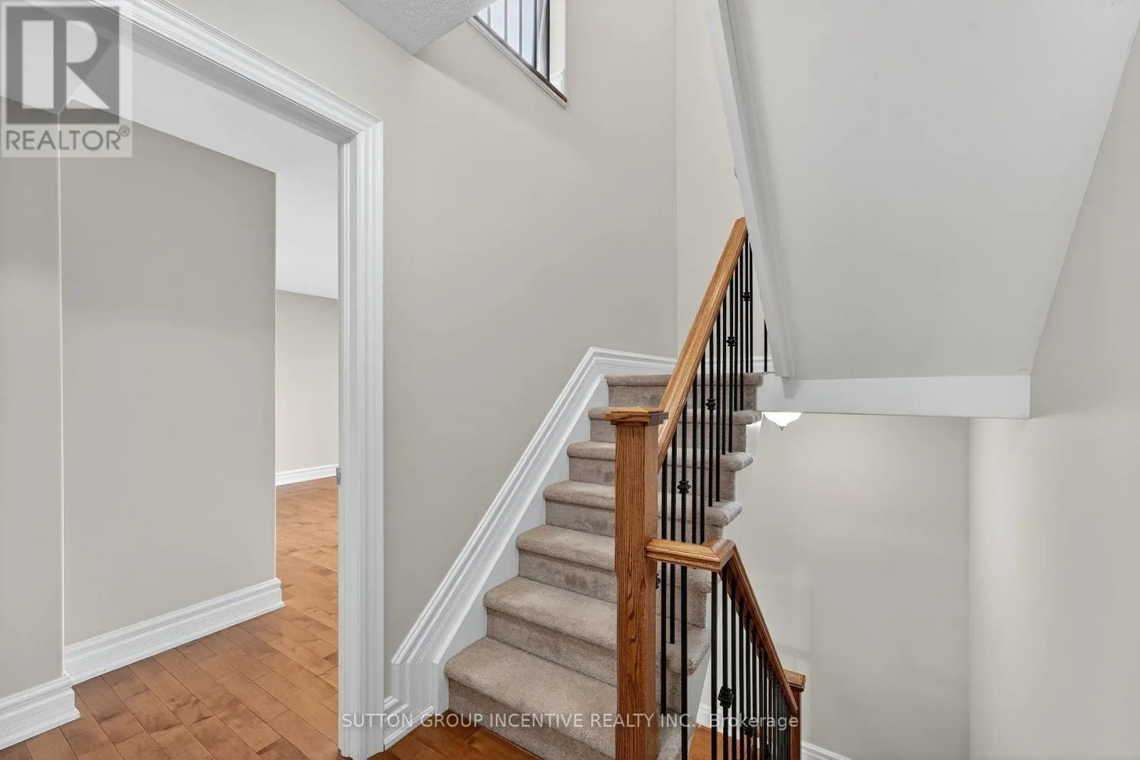 23 WHITE OAKS ROAD