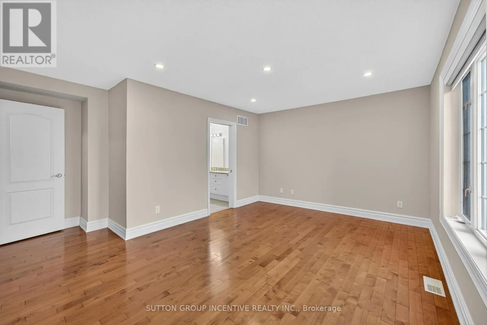 23 WHITE OAKS ROAD