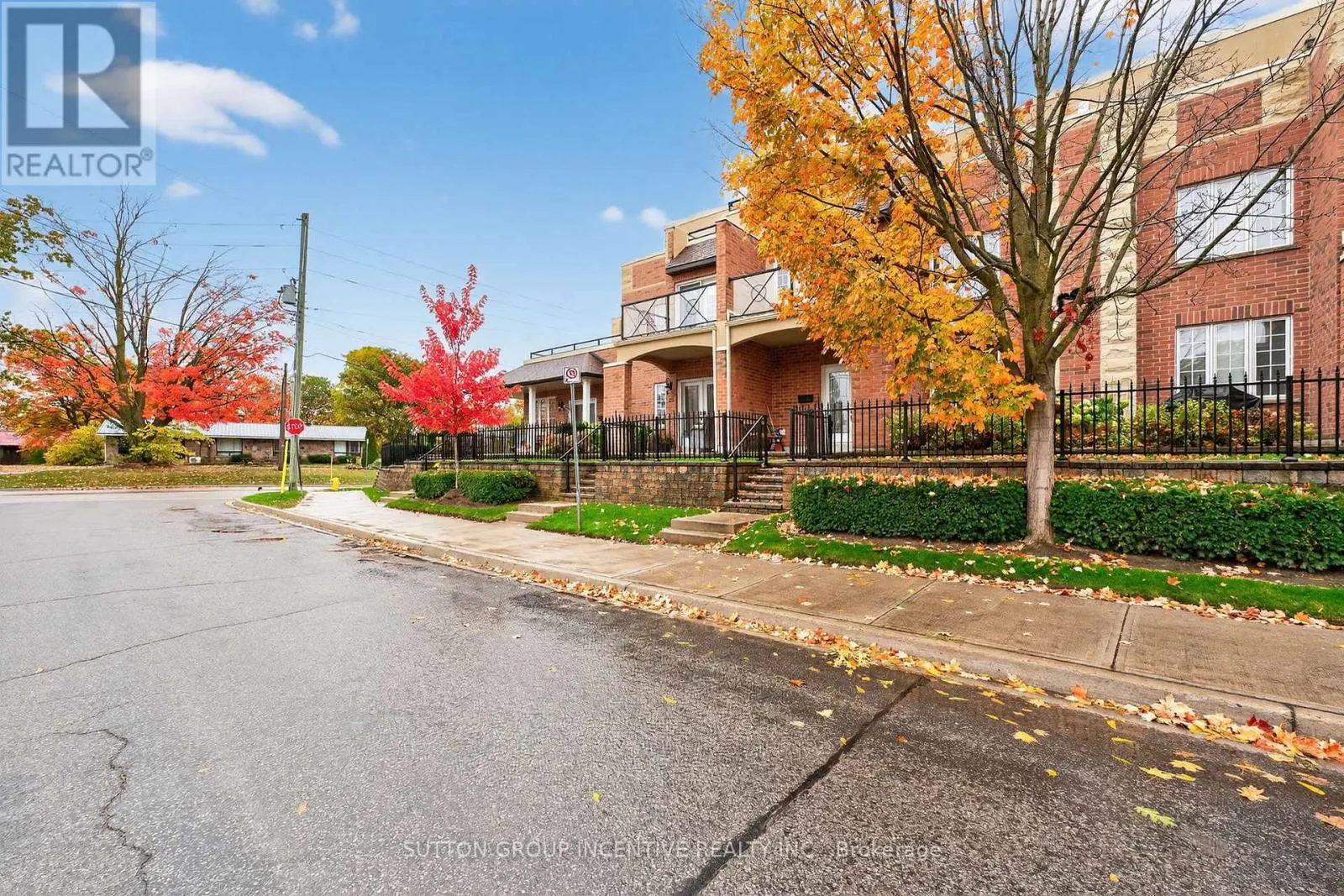 23 WHITE OAKS ROAD