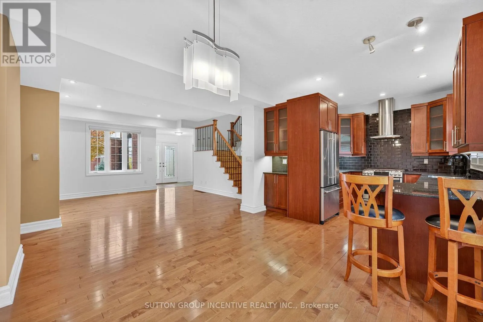 23 WHITE OAKS ROAD