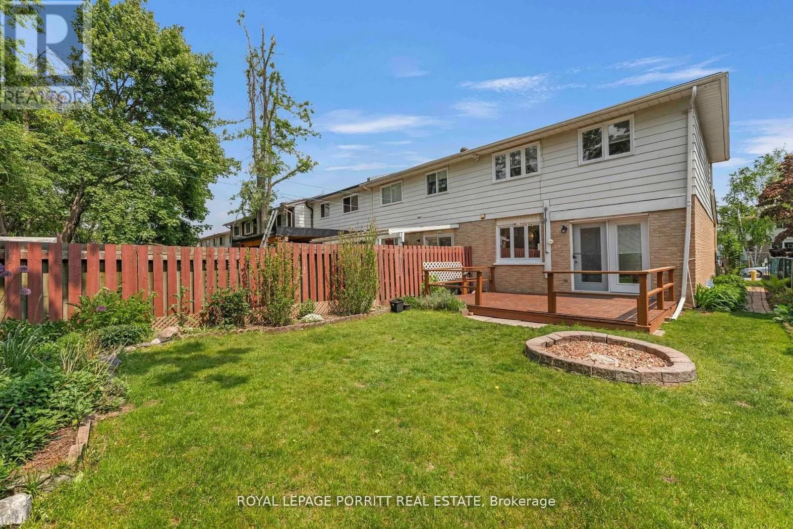 32 CHAUCER CRESCENT