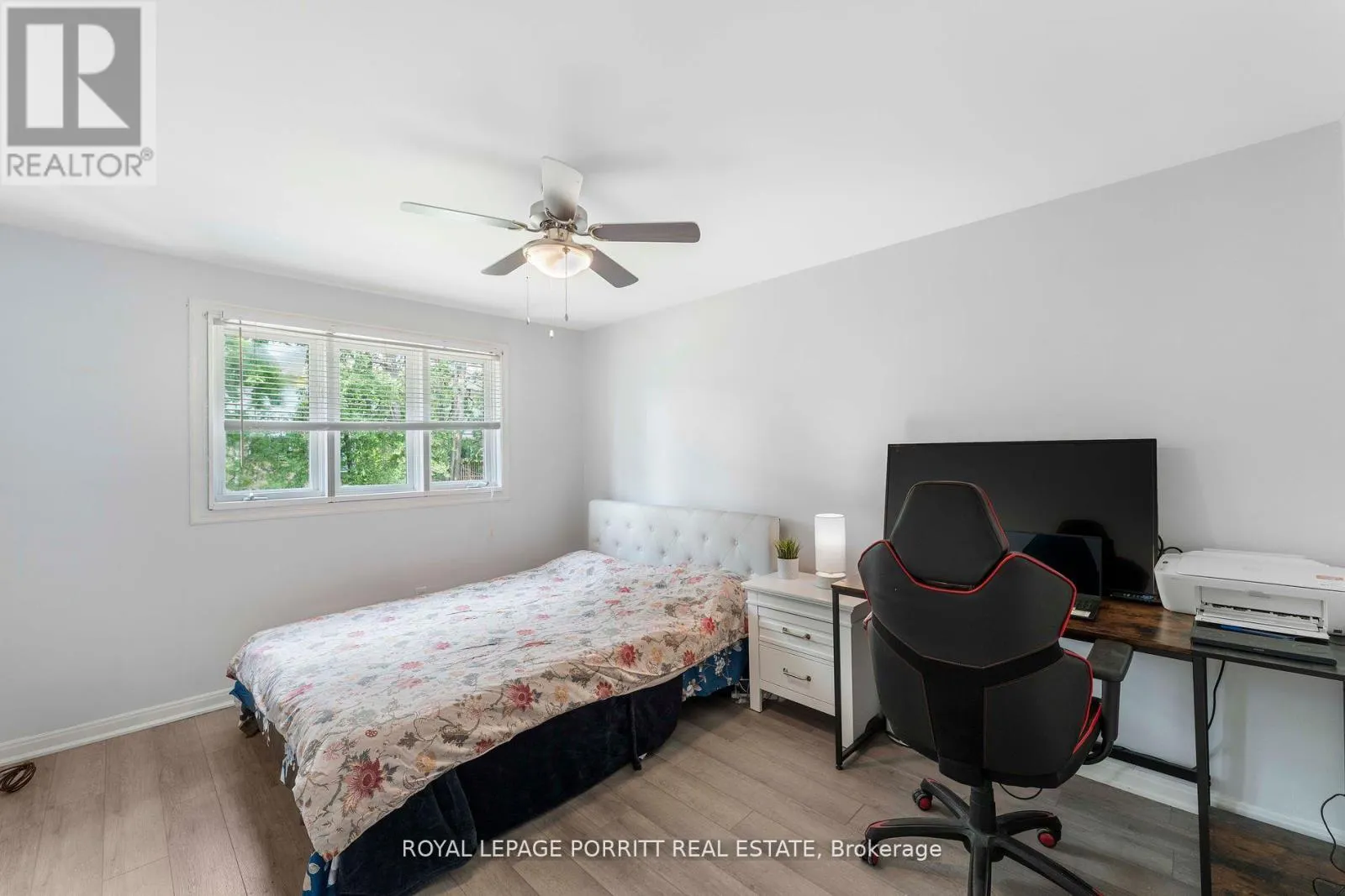 32 CHAUCER CRESCENT