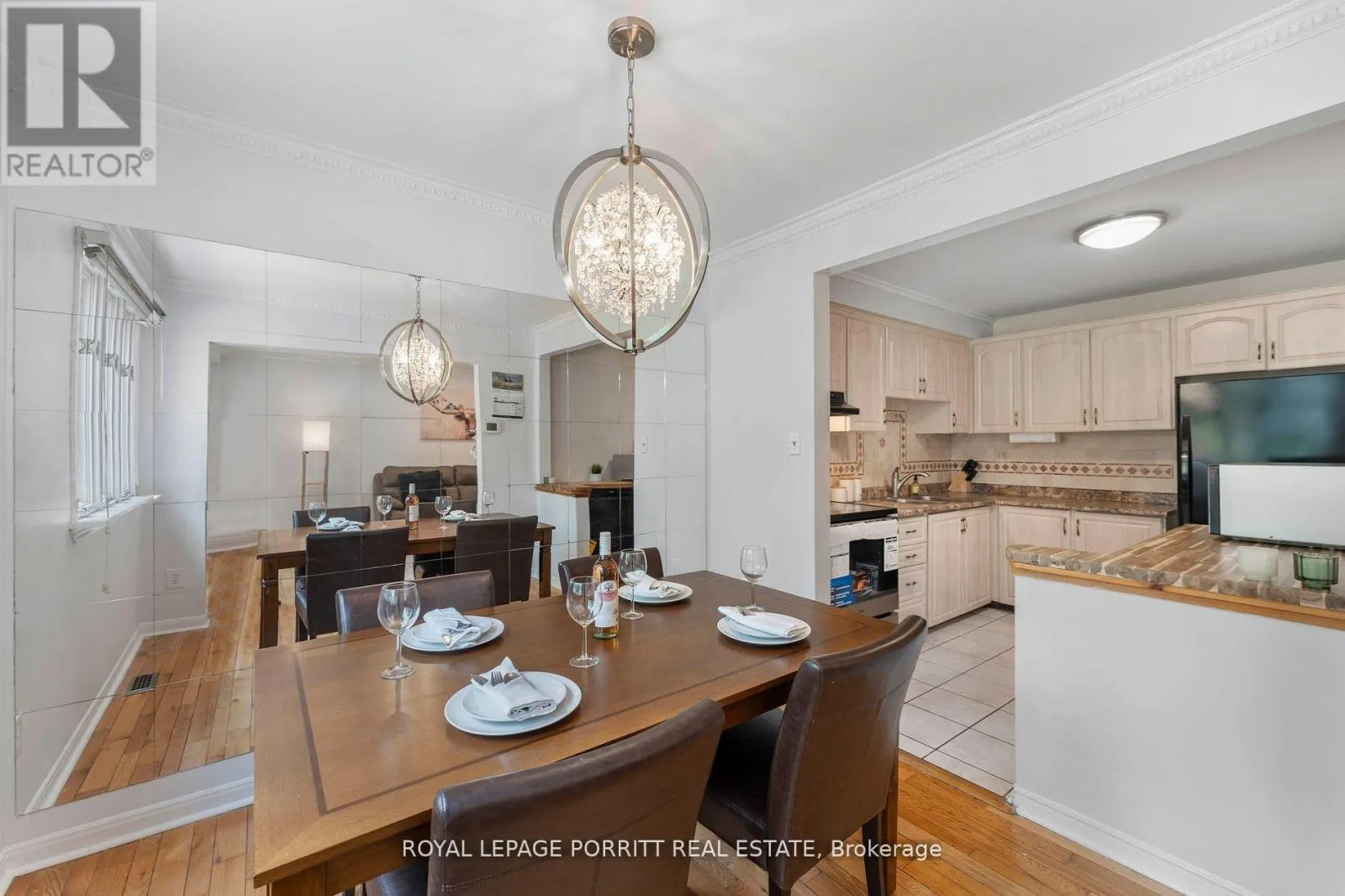32 CHAUCER CRESCENT