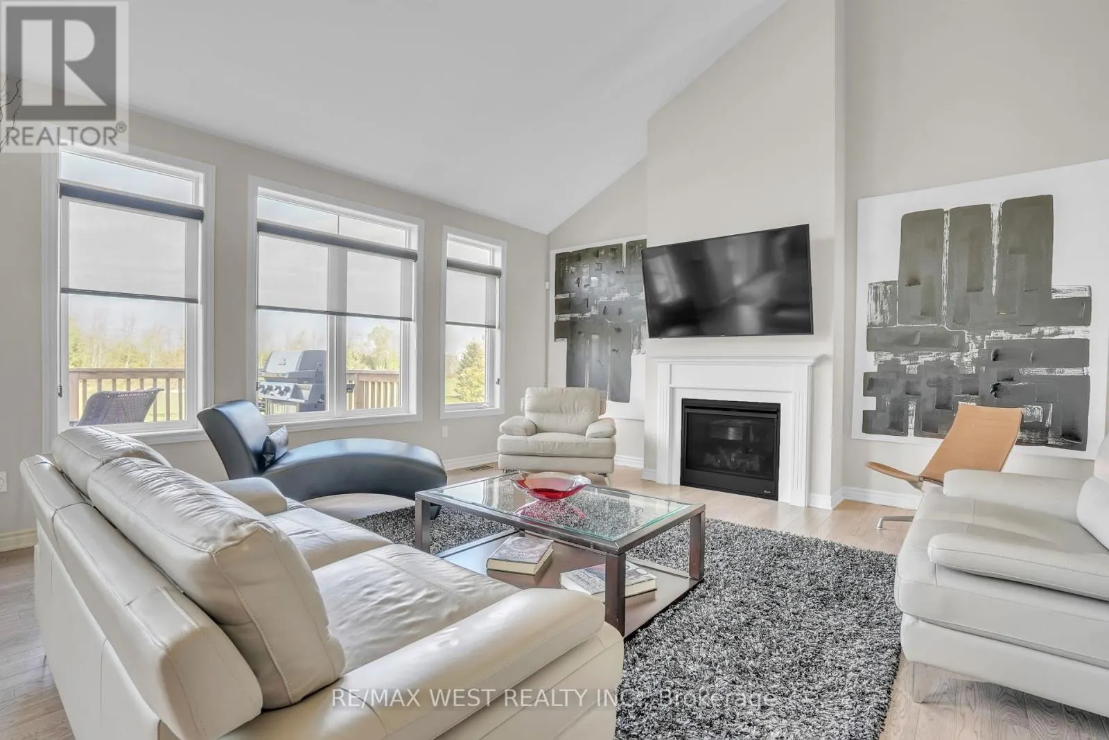 8 SPOONER CRESCENT