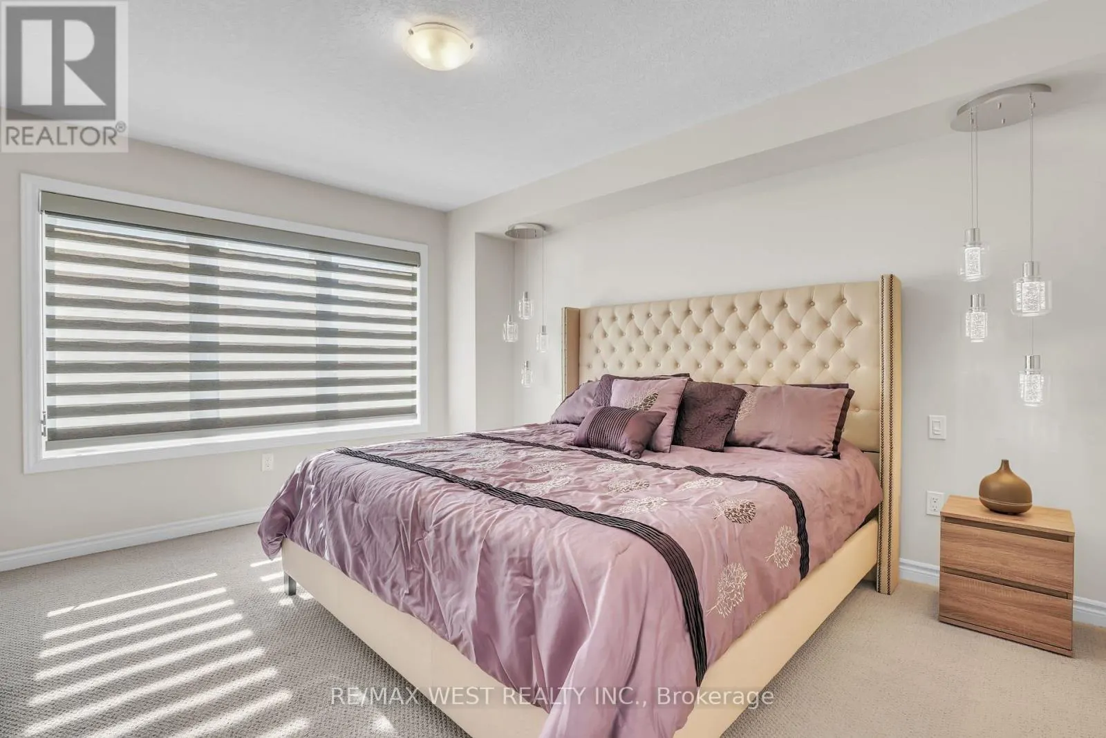 8 SPOONER CRESCENT