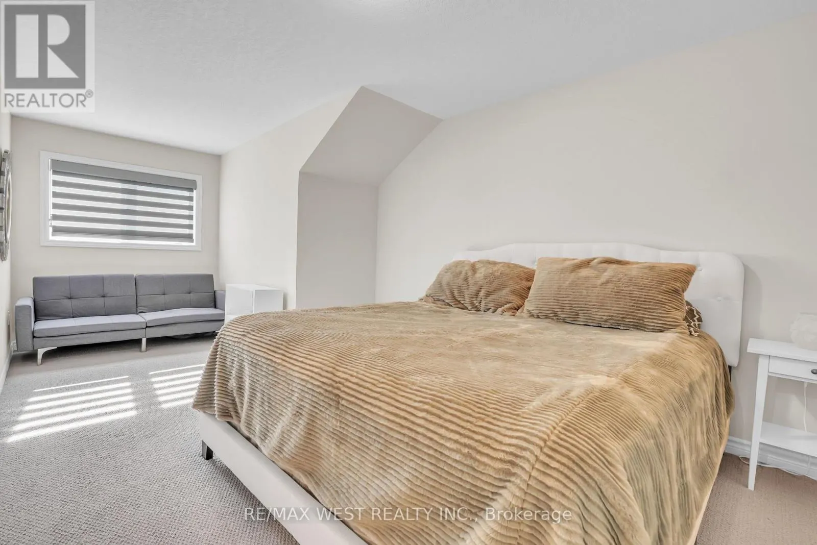 8 SPOONER CRESCENT