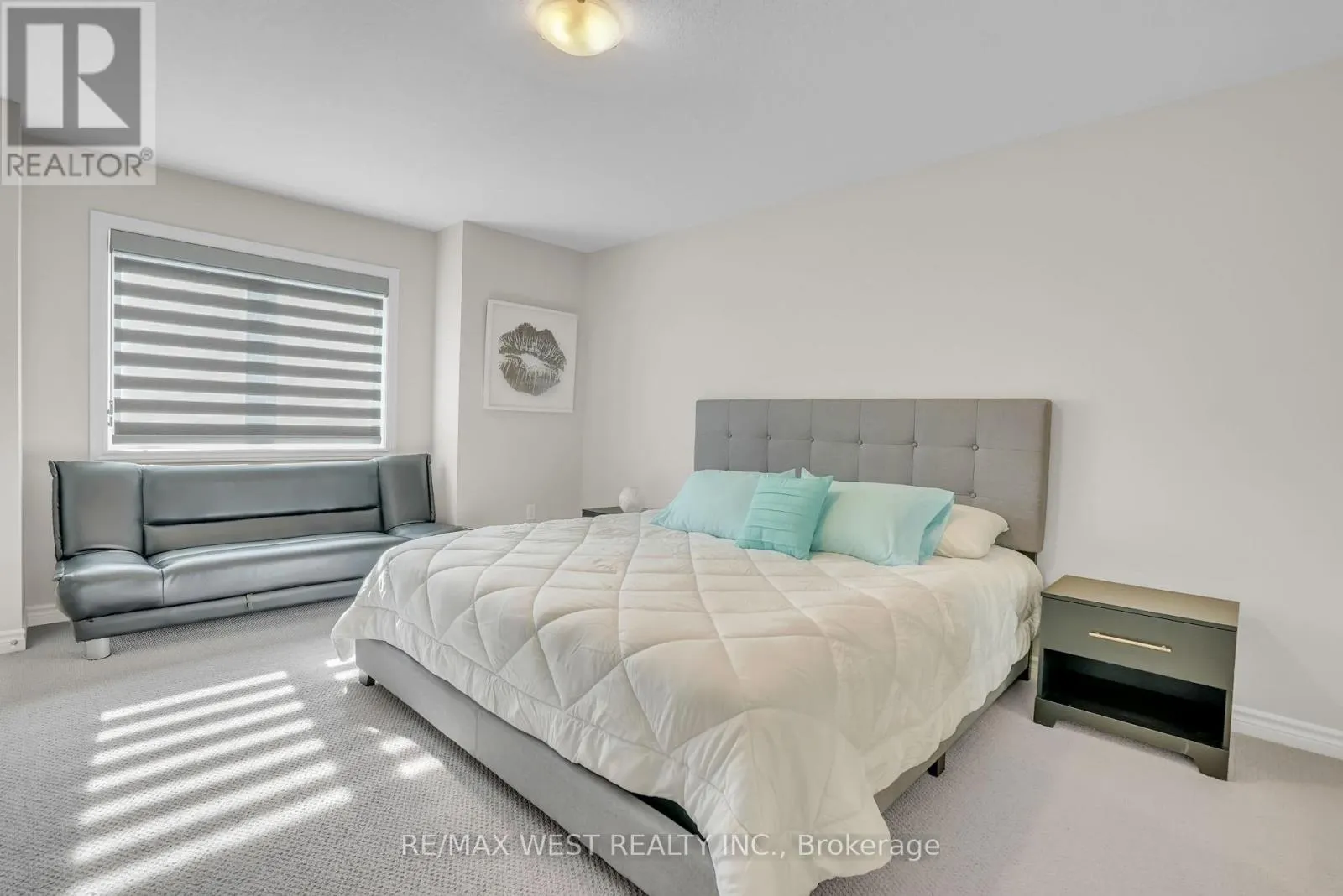 8 SPOONER CRESCENT
